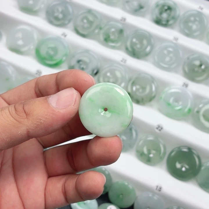 翡翠未镶嵌颈饰缅甸天然A货翡翠29.6-5.5