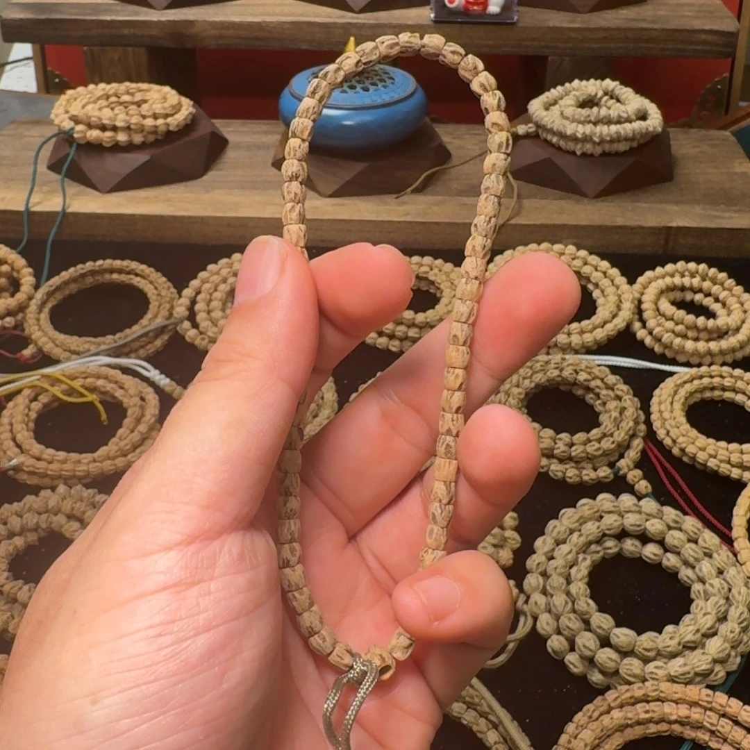 柏香籽/百香籽吊坠w****b