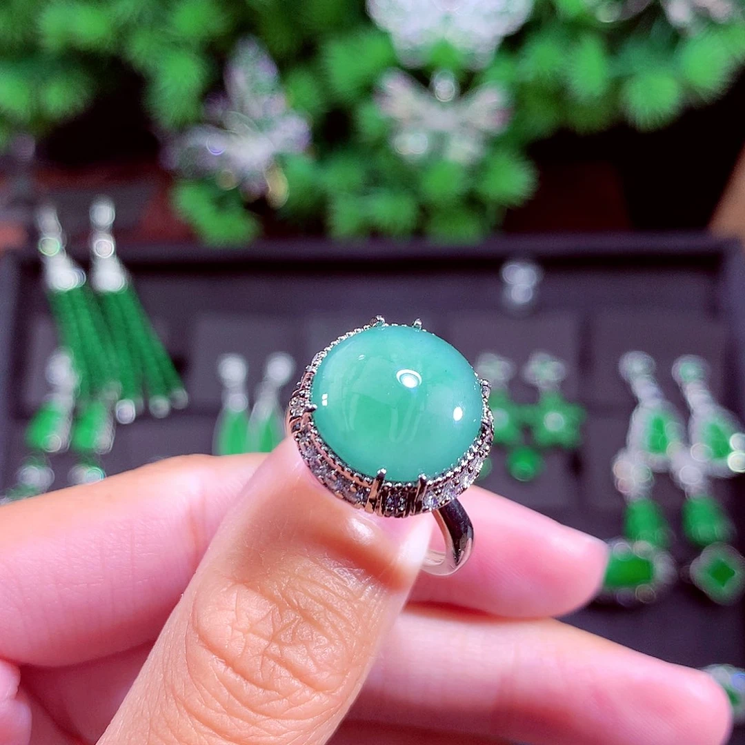 颈饰未镶嵌翡翠天然