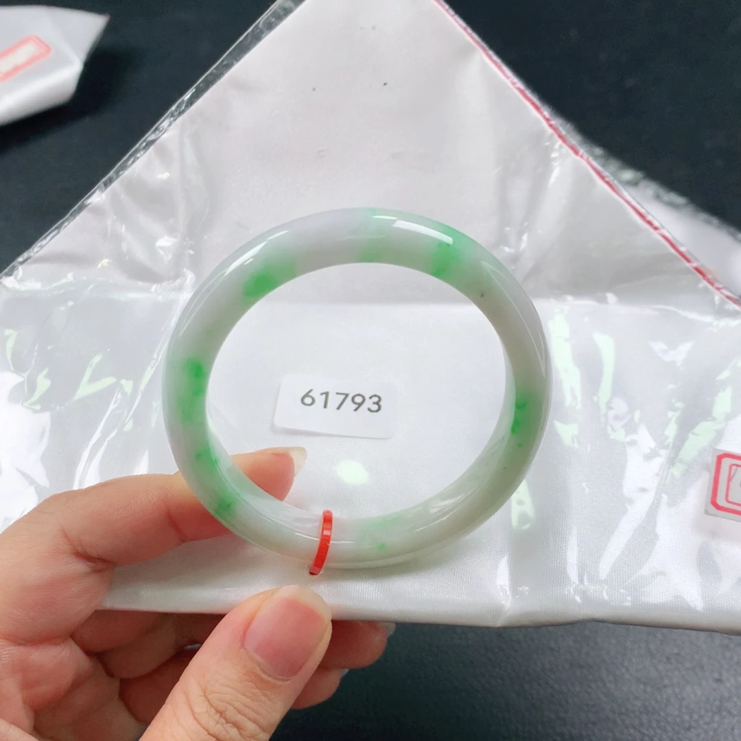 翡翠手镯未镶嵌03。