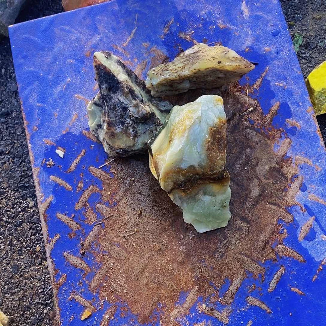 岫玉未镶嵌岫玉原石奇石摆件