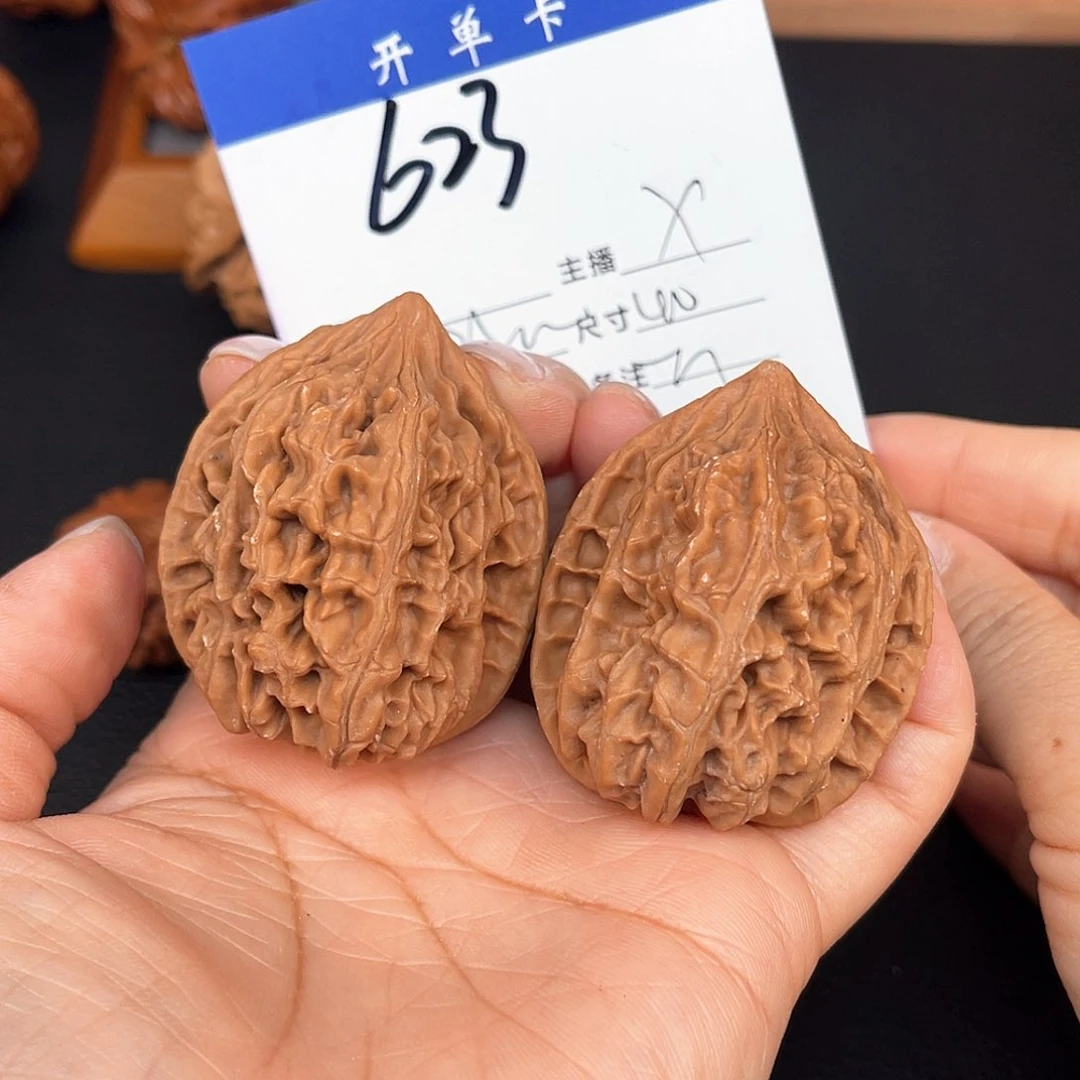 文玩核桃吊坠鸡心40尺。 623