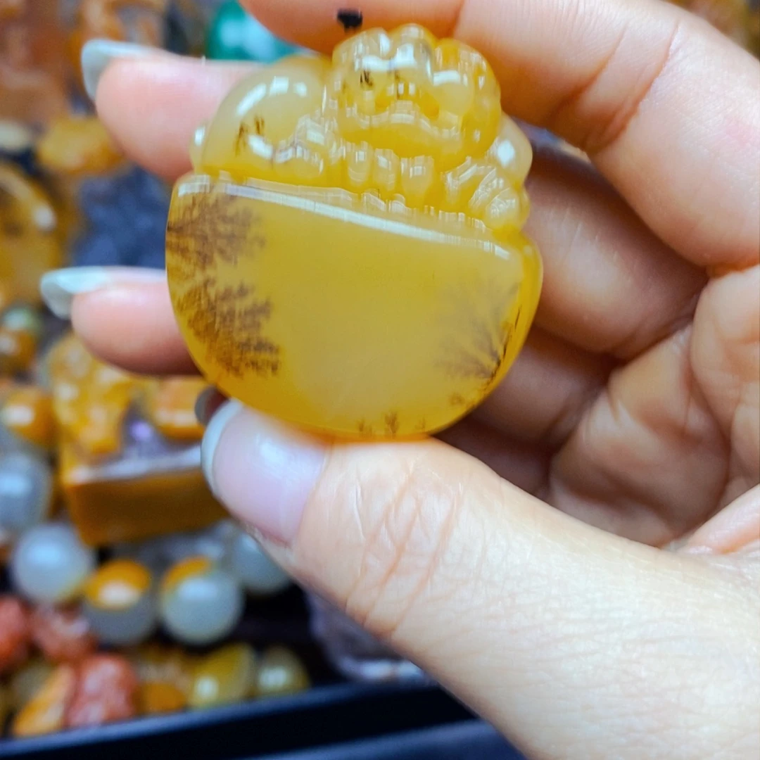 未镶嵌石英质玉（黄龙玉）吊坠(不含链)