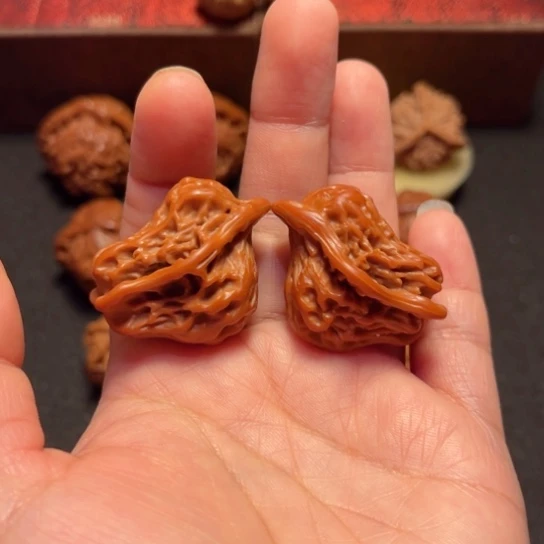 文玩核桃吊坠小鸟