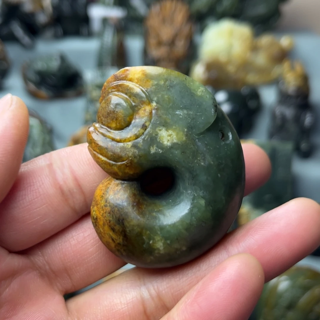 岫岩河磨玉（透闪石质玉）未镶嵌把件