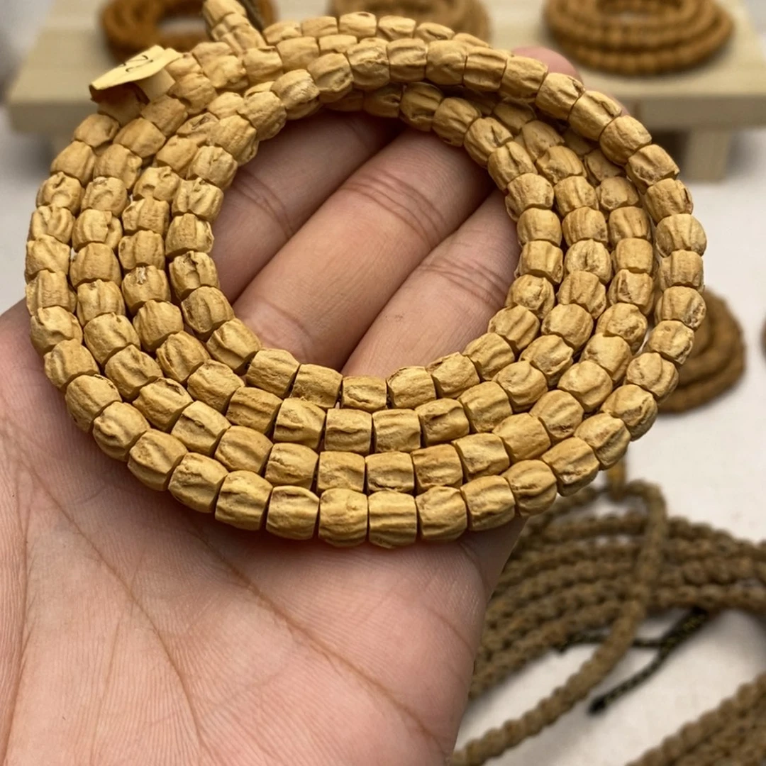 孙***-热振柏香籽厚切方块卡6.5一条
