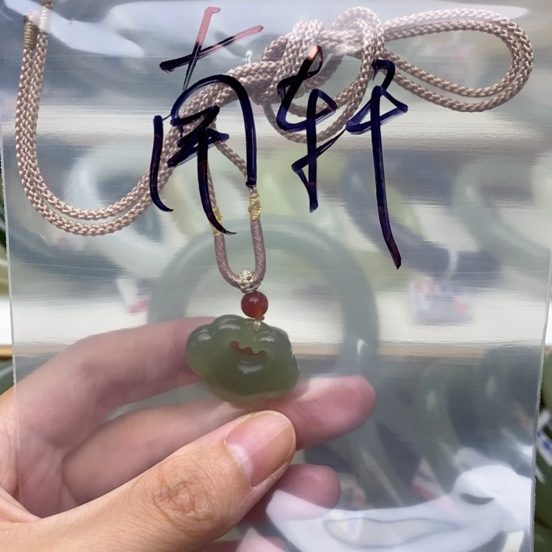 和田玉未镶嵌颈饰南****幂