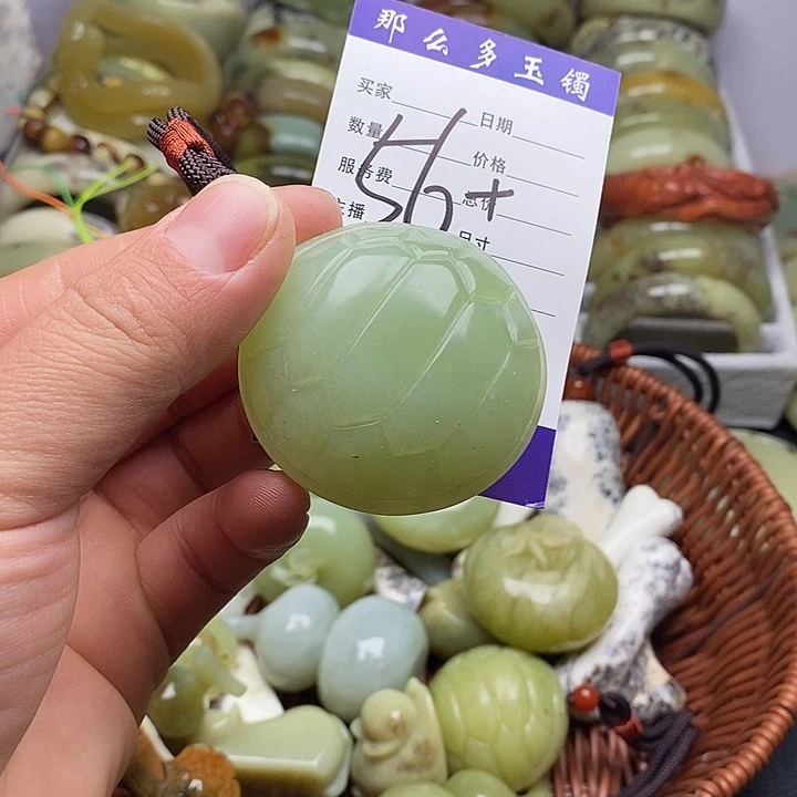 未镶嵌蛇纹石玉颈饰