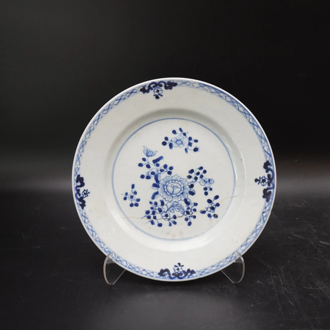Lot.25072027清乾隆青花赏盘 直径：约23.3cm