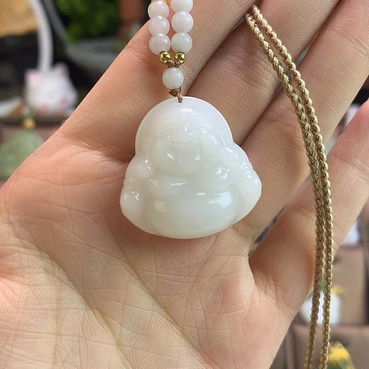 一***儿和田玉未镶嵌颈饰