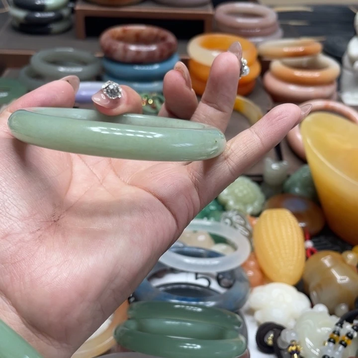 石英质玉手镯合金十*月