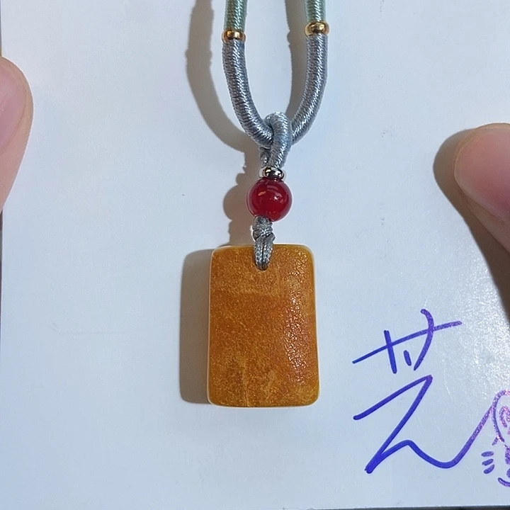 未镶嵌琥珀珠宝奇石