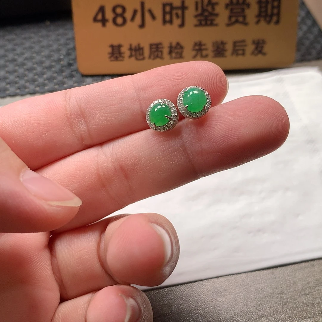 颈饰银S925镶嵌翡翠耳钉