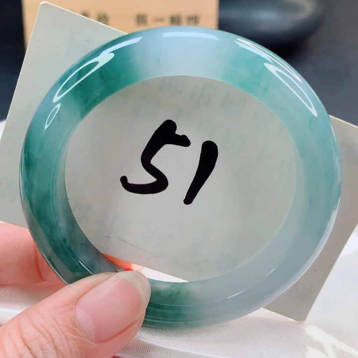 翡翠未镶嵌手镯正