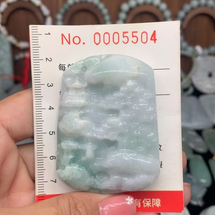 颈饰未镶嵌翡翠微瑕