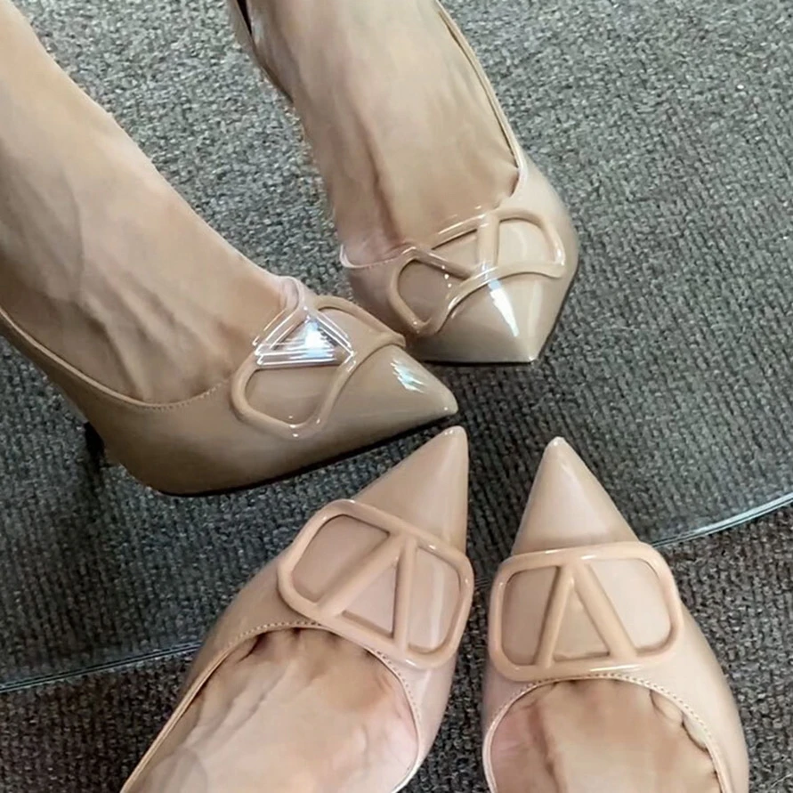 裸色高跟鞋女2025新款V家扣尖头细跟法式漆皮浅口春秋季气质单鞋