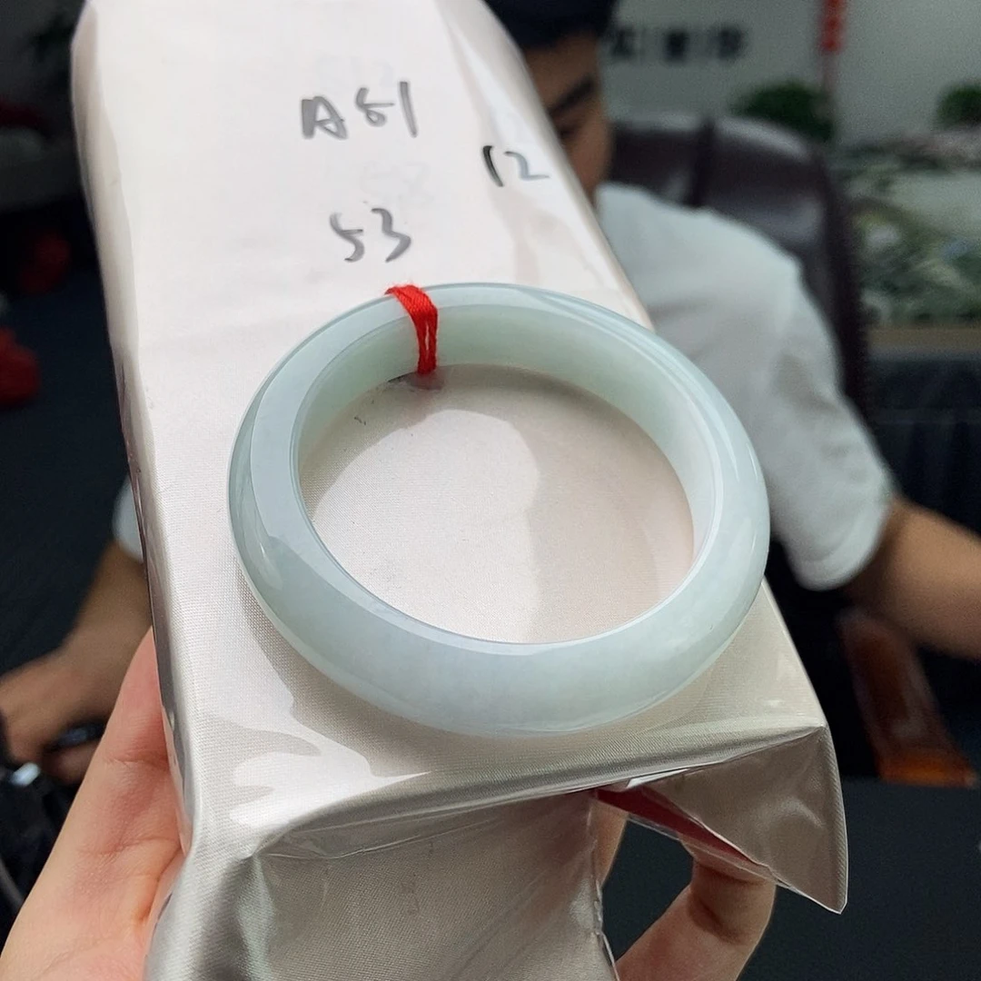 翡翠手镯未镶嵌拍一发一