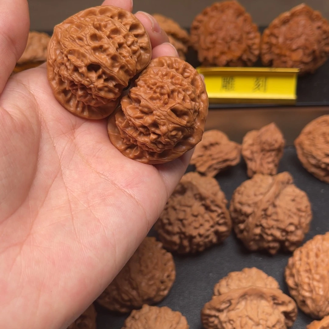 文玩核桃吊坠上****司宫灯镶嵌