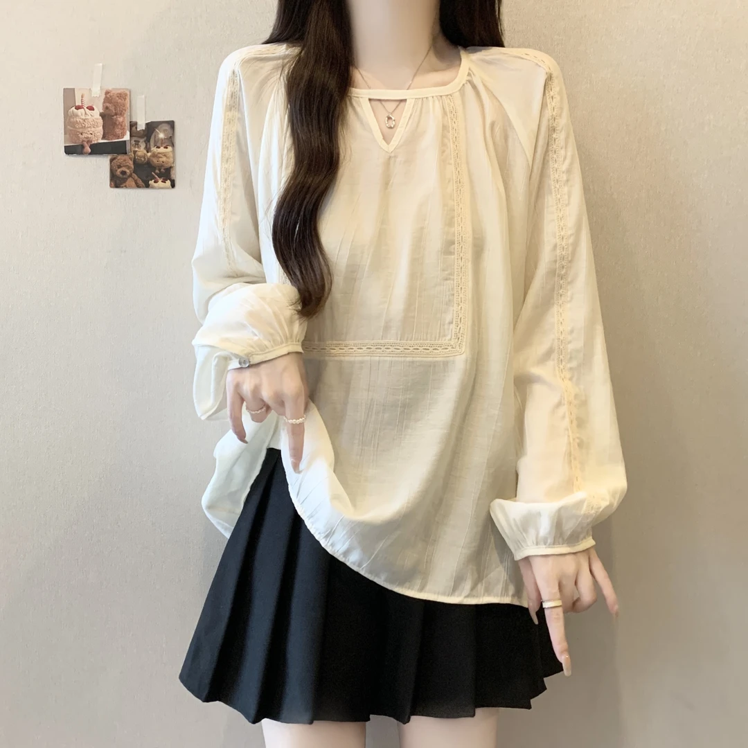 大码女装遮肚子设计感镂空撞色小众衬衫女春秋胖mm宽松长袖上衣