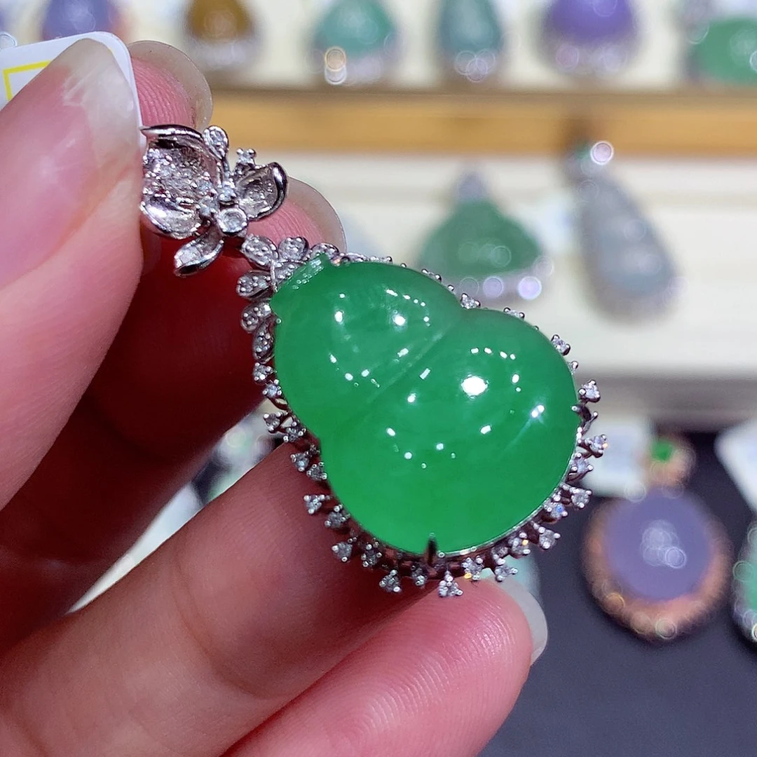 翡翠吊坠(不含链)18K金镶嵌