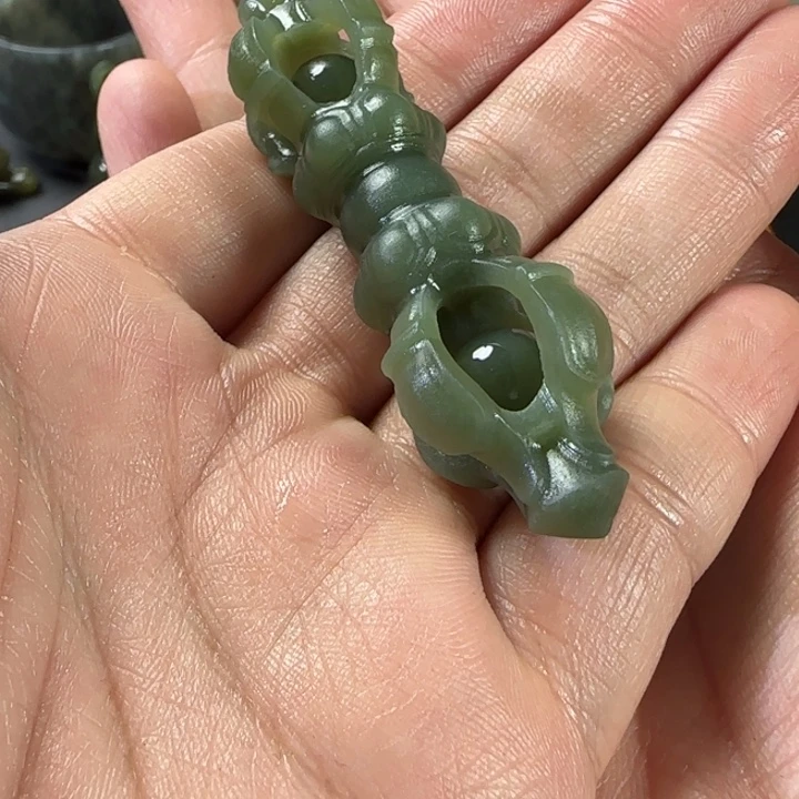 和田玉未镶嵌颈饰定制