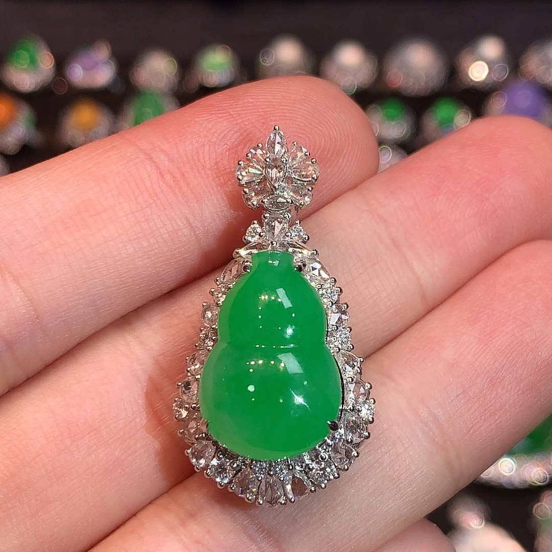 翡翠18K金镶嵌吊坠(赠链)高冰阳绿葫芦吊坠