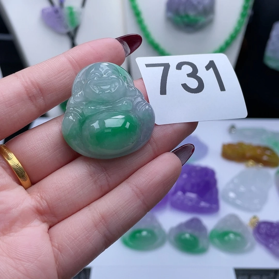 翡翠吊坠(赠链)未镶嵌