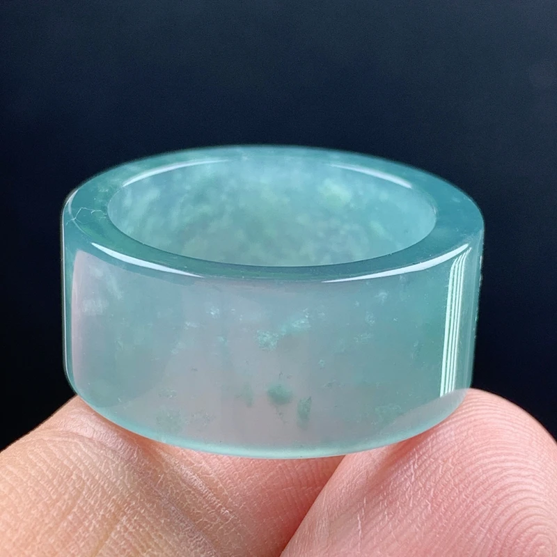 戒指内径21.7纯天然翡翠A货宽边雪花棉冰种飘花绿色扳指尾戒指环