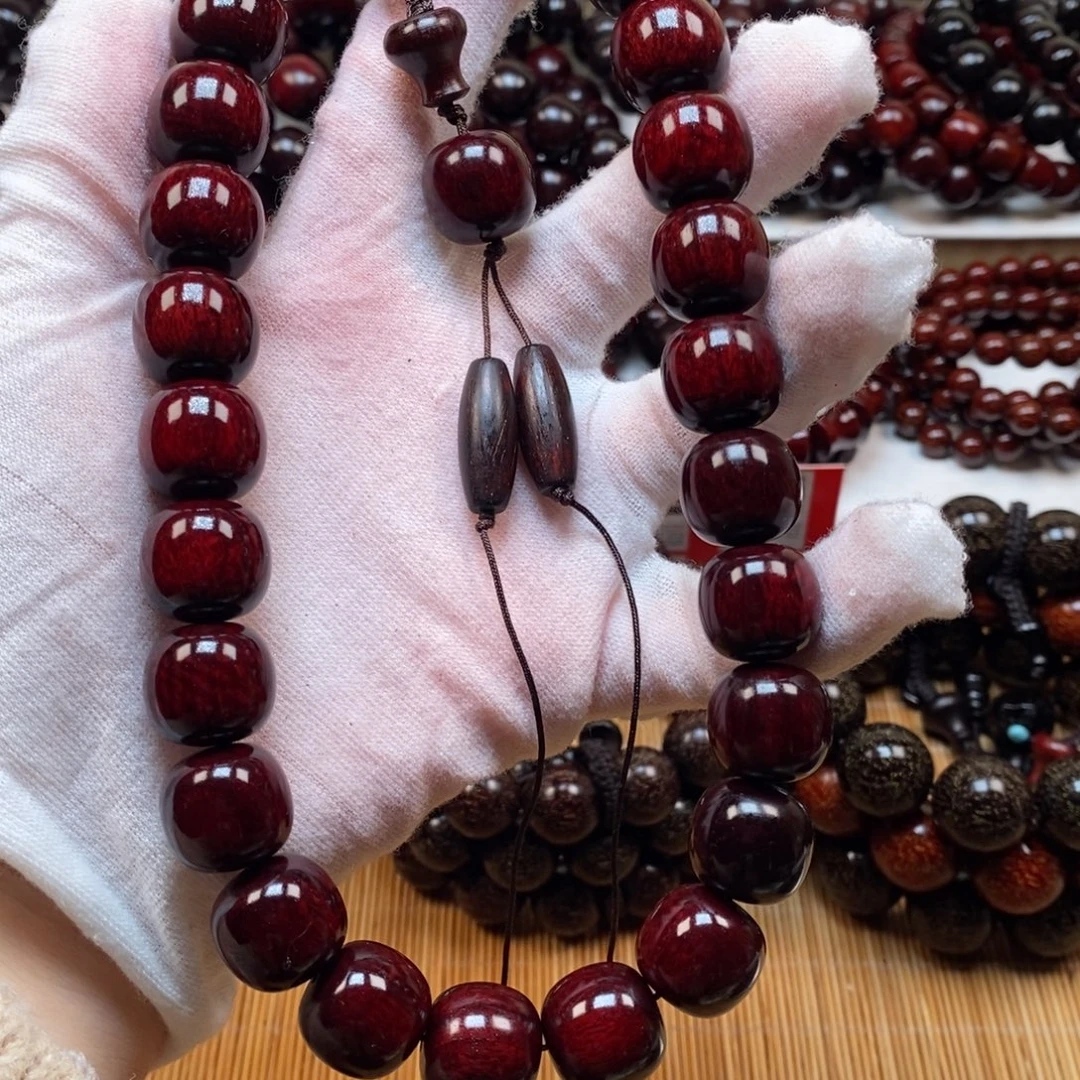 平***亿檀香紫檀（小叶紫檀）1.5*1.6手持