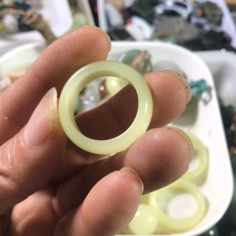 手链未镶嵌和田玉（糖玉）放*