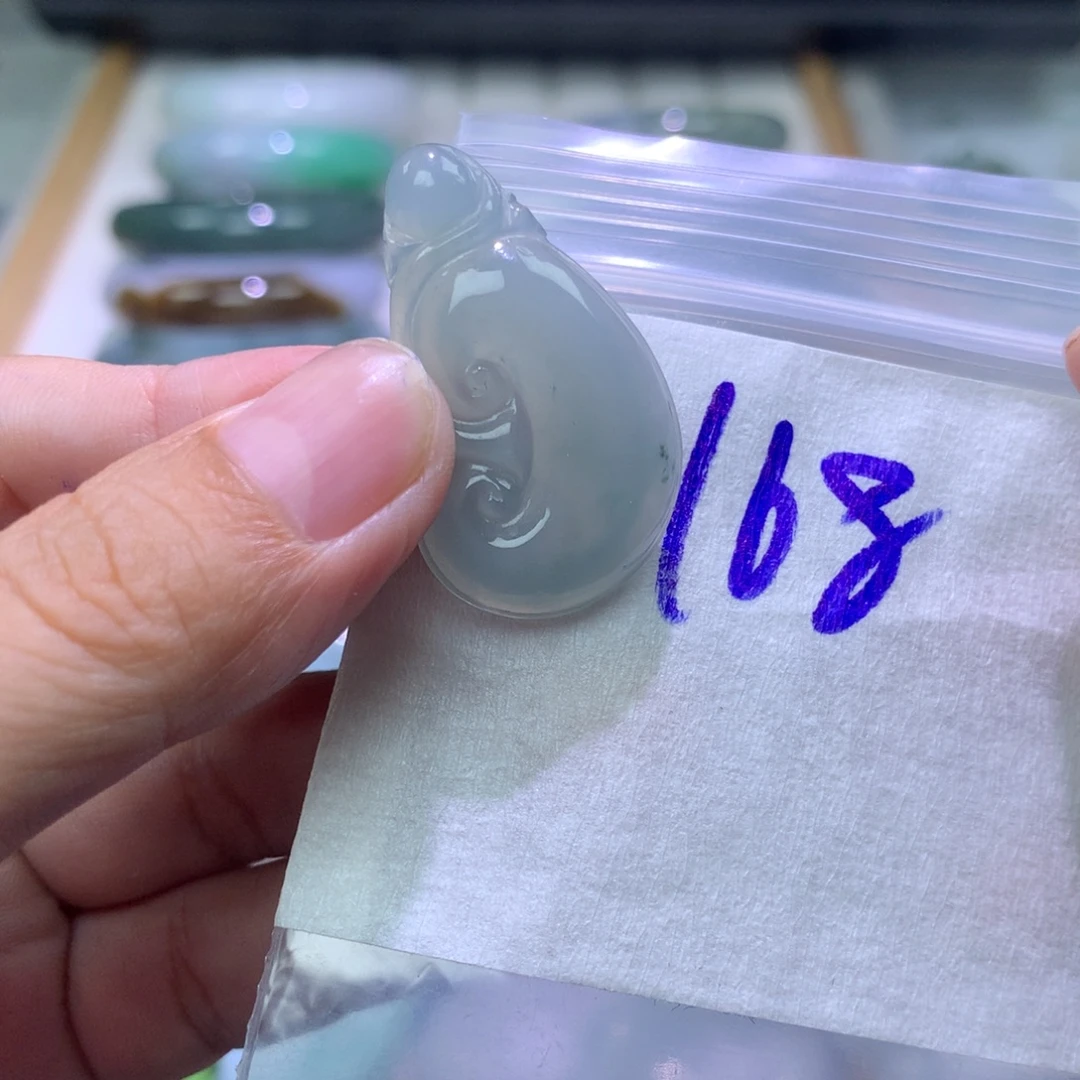 定制翡翠未镶嵌如意