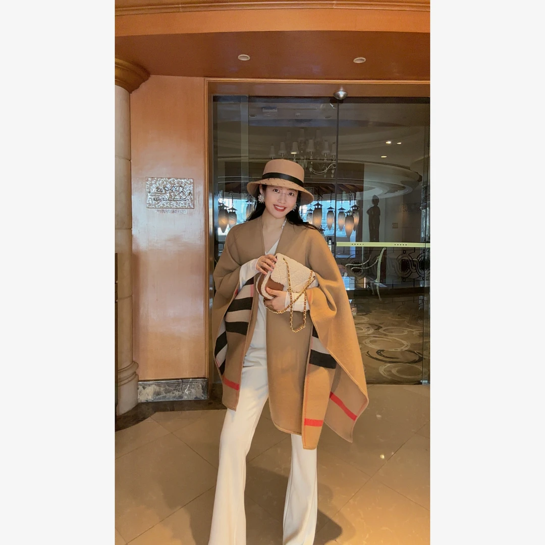 N.COU妮蔻25冬新款时髦气质美拉德复古格纹流苏披肩斗篷DY10700