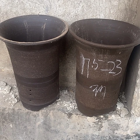 中国宜兴紫砂花盆，