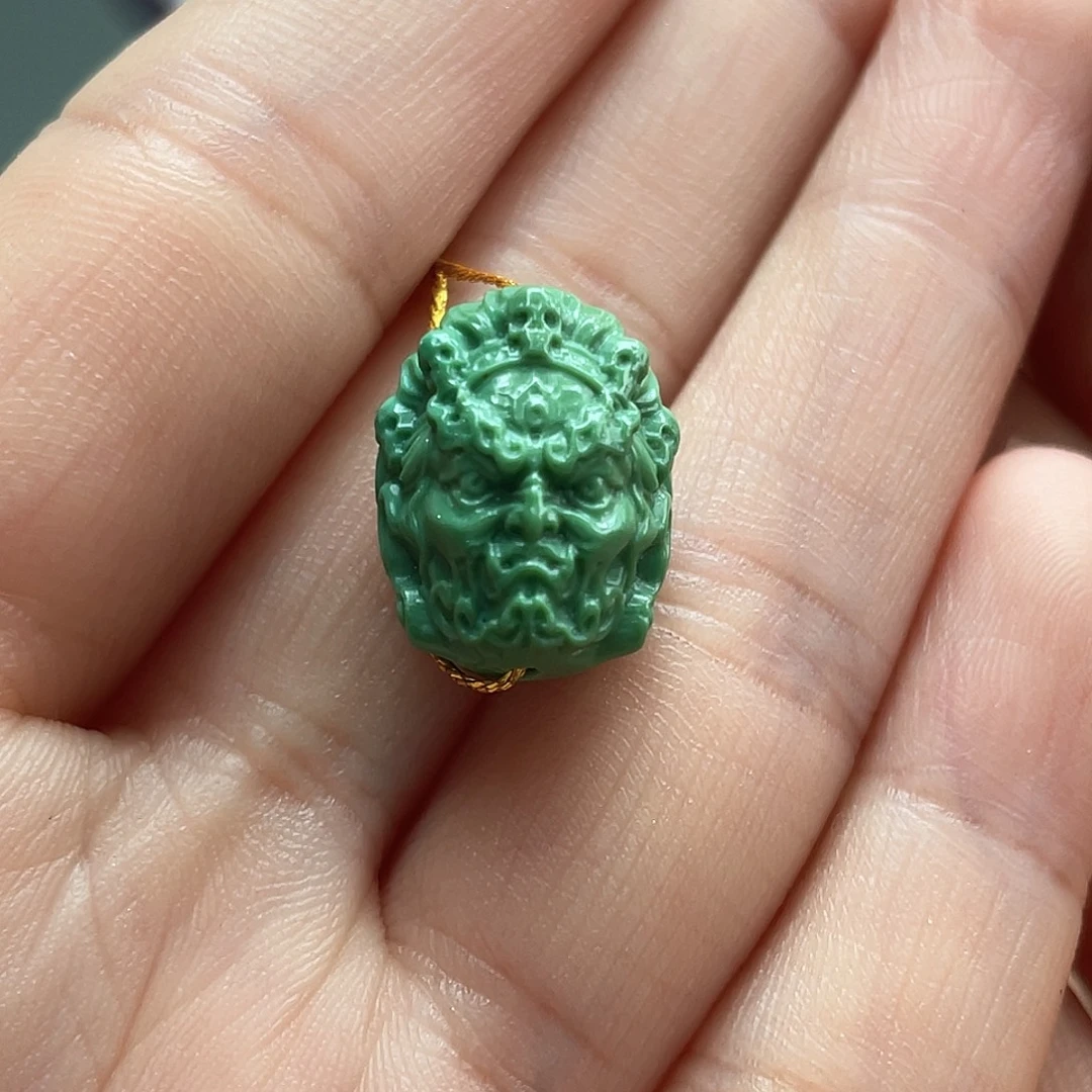 绿松石未镶嵌颈饰