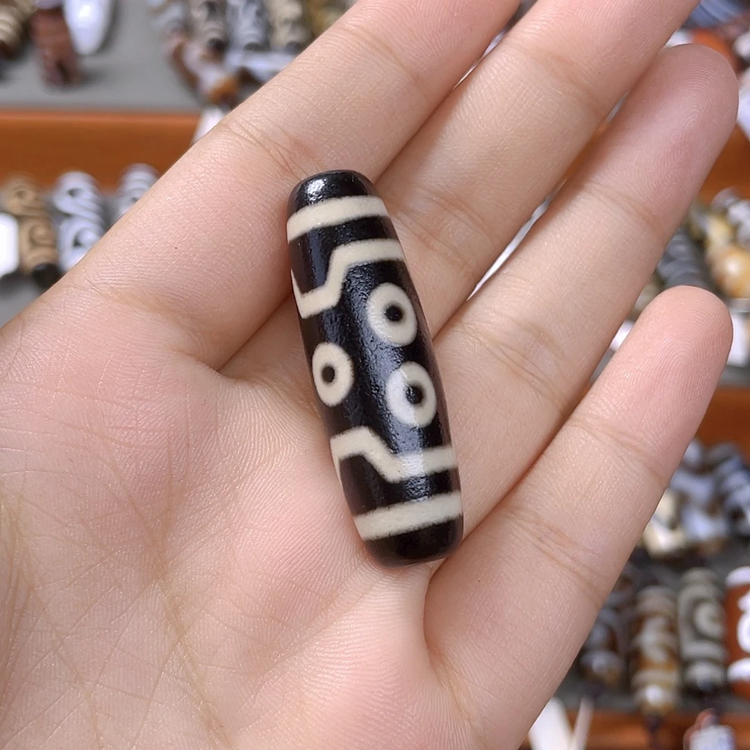 陆***防玛瑙/玉髓未镶嵌颈饰