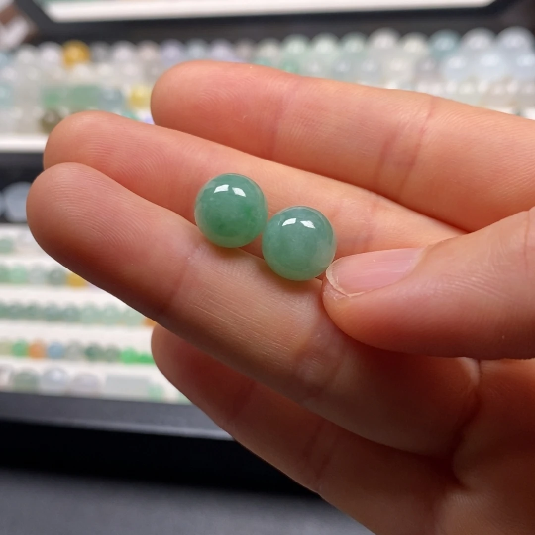 翡翠散珠卡9.9-10绿珠一对福利无鉴赏