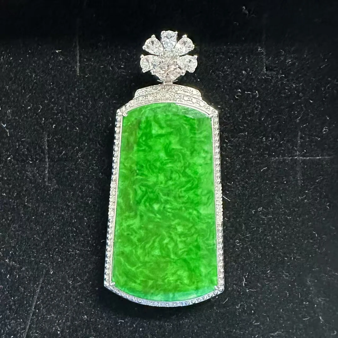 18K金镶嵌翡翠A货精致简镶花朵扣头满绿龙石无事牌吊坠