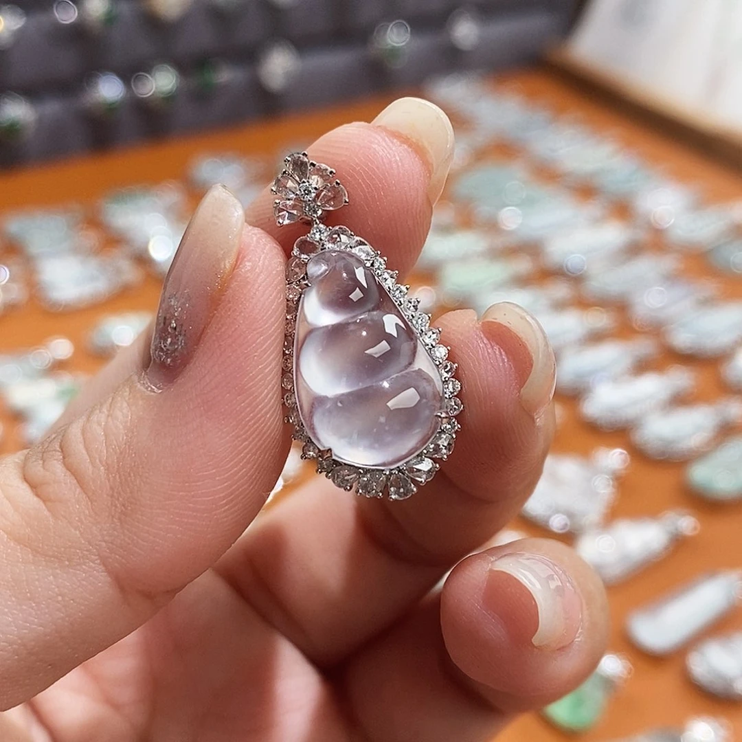 小***言翡翠未镶嵌颈饰天然缅甸a货翡翠