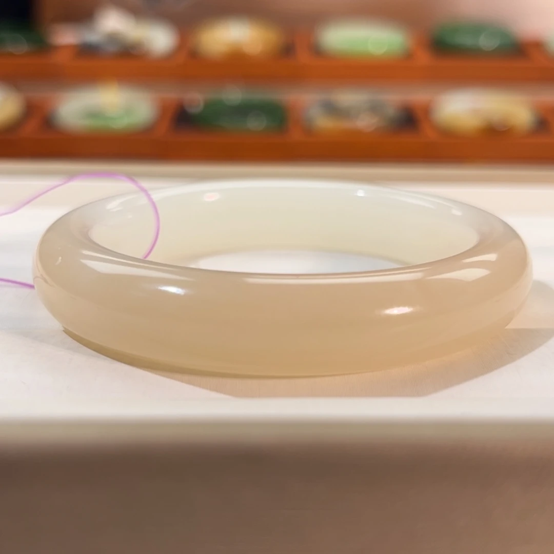 和田玉未镶嵌手镯  「粉白」