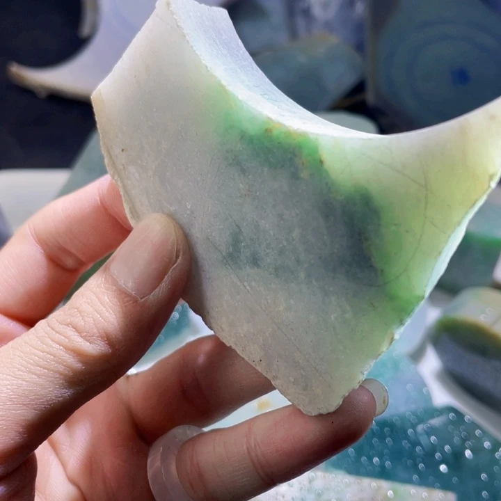 颈饰未镶嵌翡翠天然缅甸翡翠料子