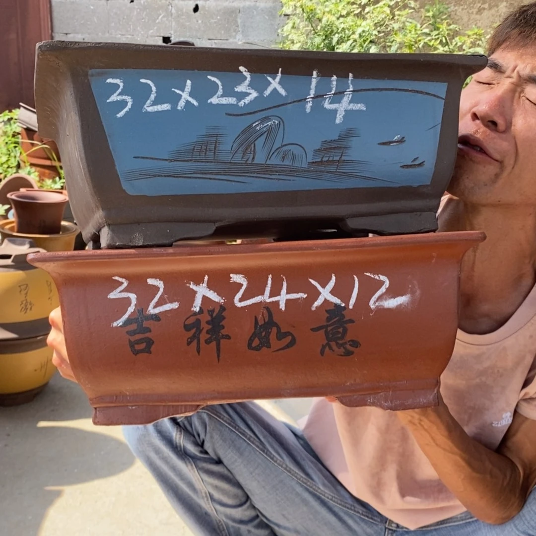 紫砂花盆紫砂艺术学院的学生