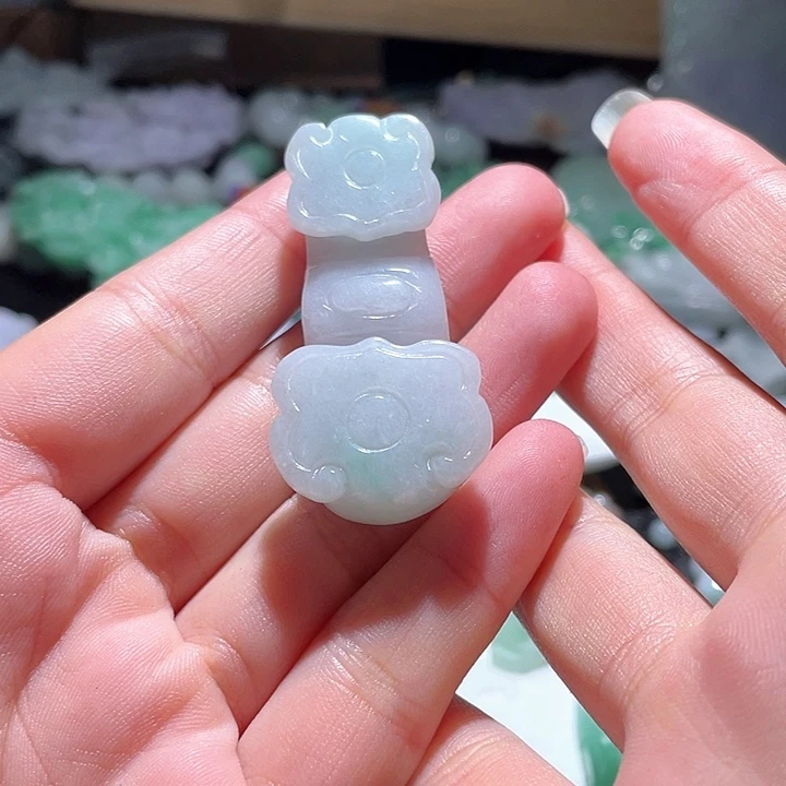 翡翠未镶嵌颈饰天