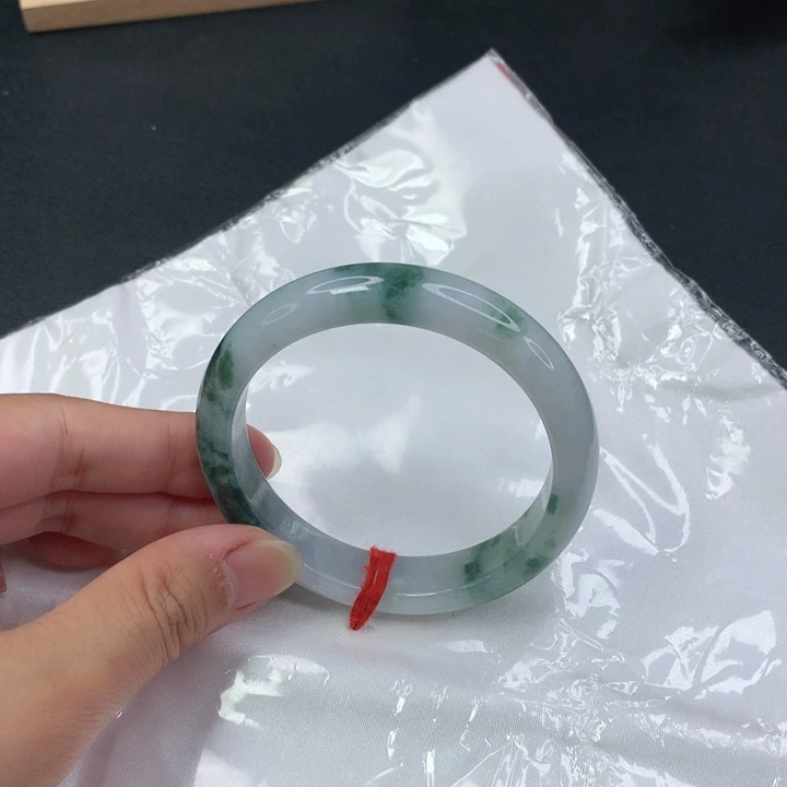 翡翠手镯未镶嵌5959606060