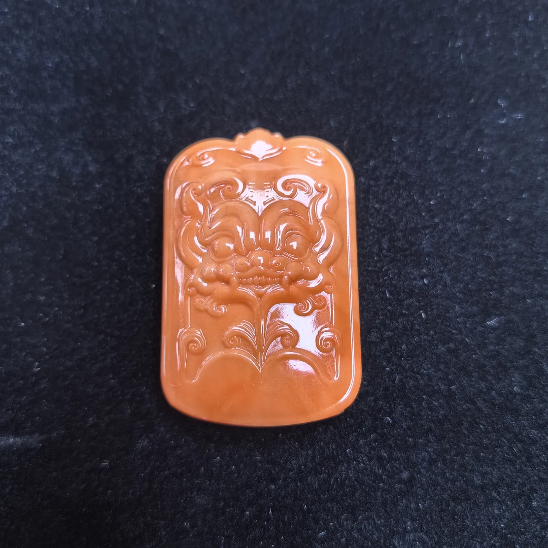 061号精品橘莫色方牌龙牌吊坠