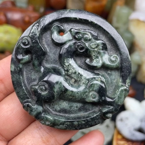 蛇纹石玉未镶嵌颈饰26