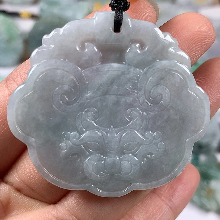 翡翠未镶嵌颈饰饕餮福利