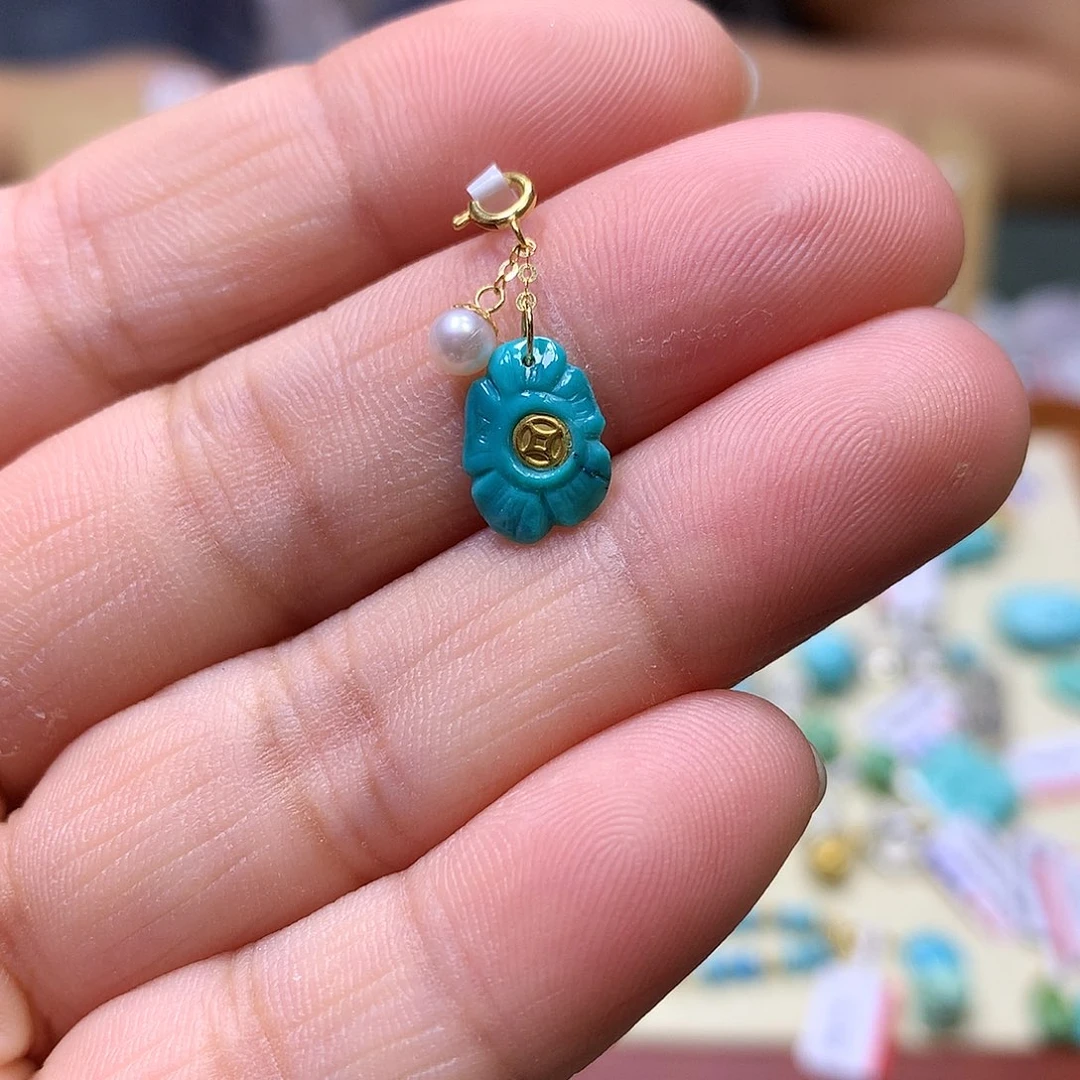 绿松石18K金镶嵌挂件