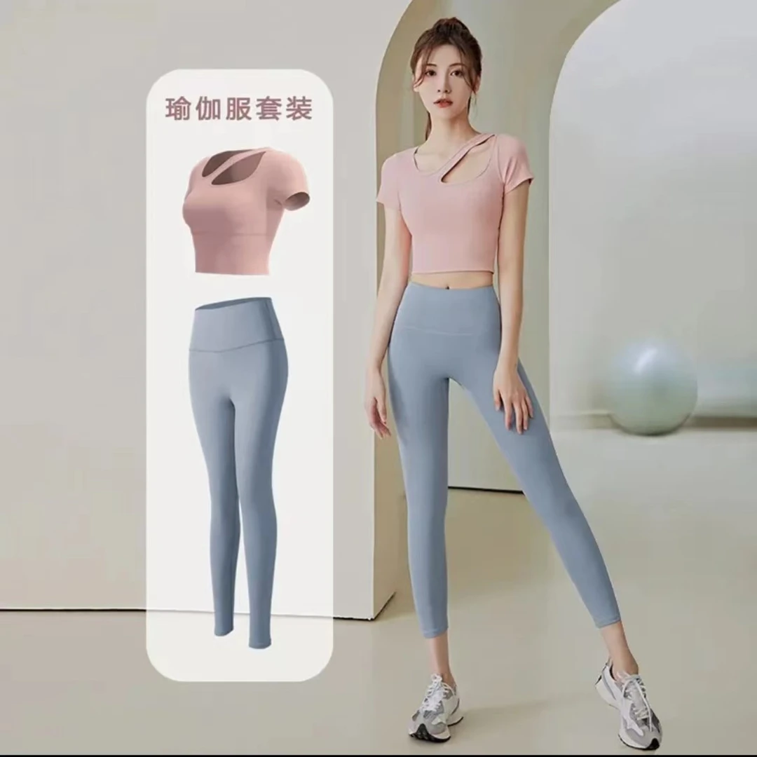 新款速干薄款瑜伽服女透气吸汗瑜伽短袖带胸垫套装