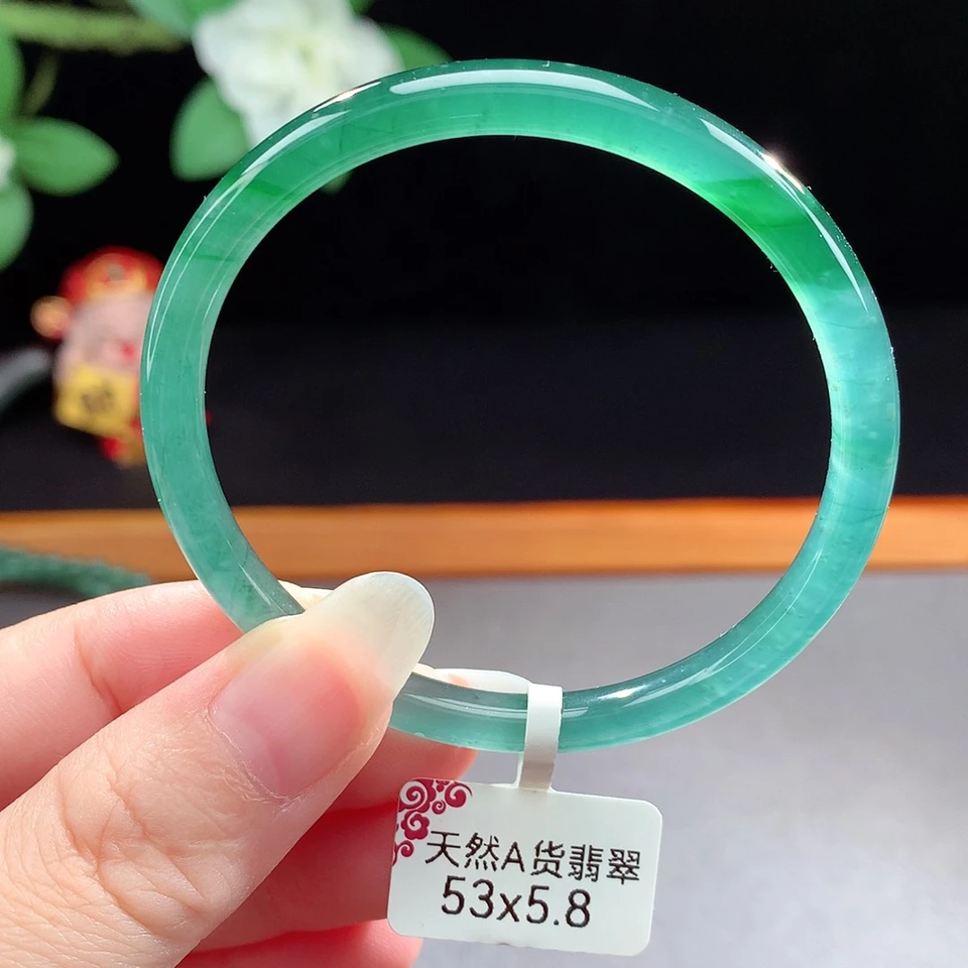 未镶嵌手镯（圆镯）翡翠