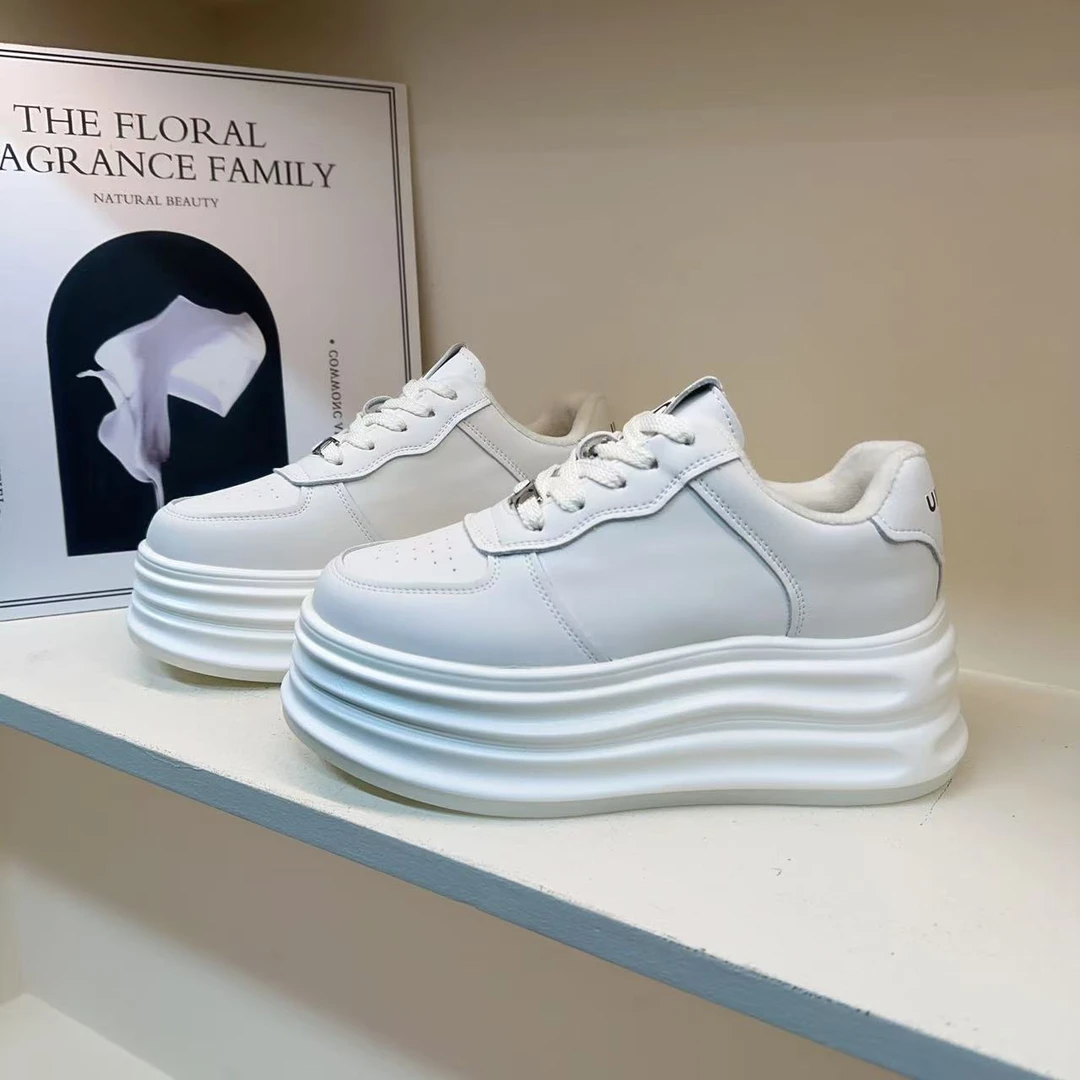 2025秋季新款时尚休闲板鞋女888-67 YD